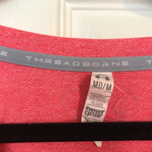 UNDER ARMOUR Medium Pink V-Neck T-Shirt Heat Gear - Picture 3 of 6